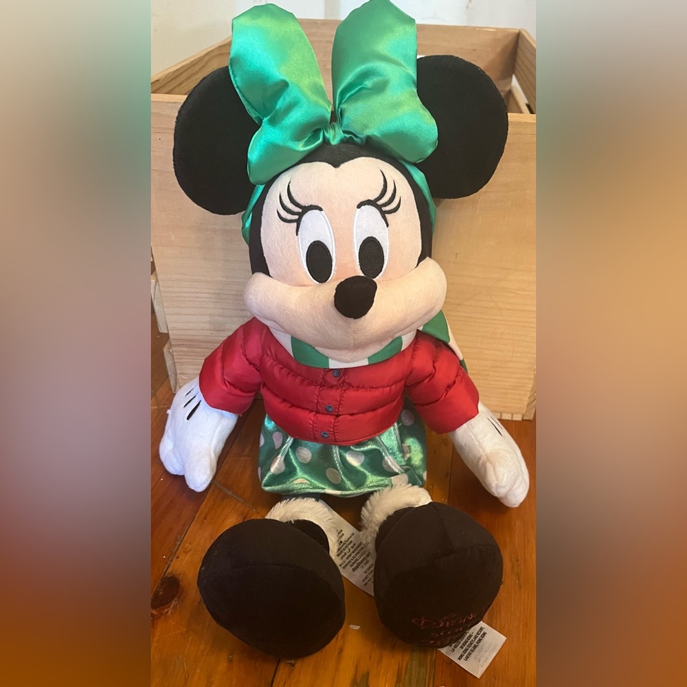 Disney Store Authentic Minnie Mouse Holiday Cheer Plush Doll 2021 18”